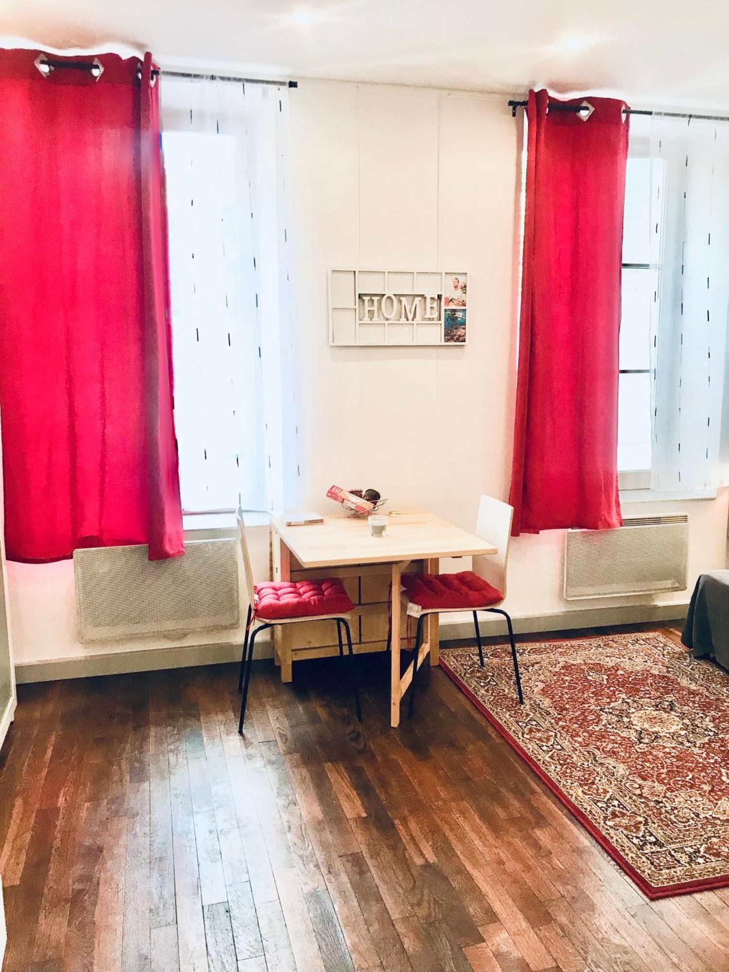 The Studio Castle In Middle Of 퐁텐블로 외부 사진